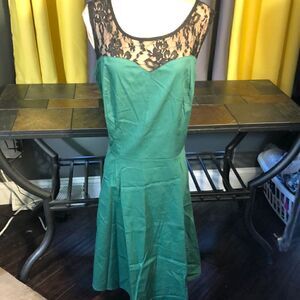 KingFancy Ladies Emerald Green And Lace Dress 3XL NWOT